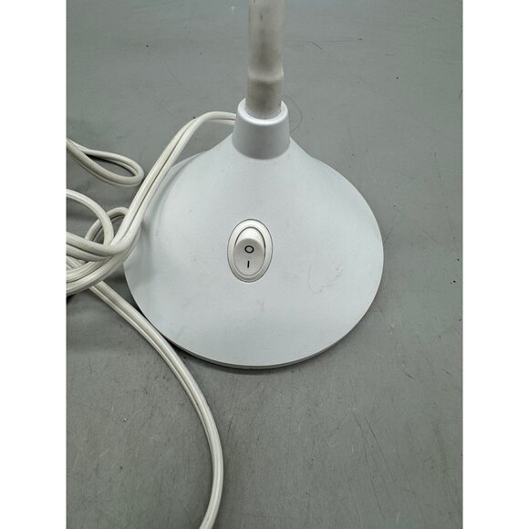 White Adjustable Desk Lamp Flexible Neck & On/Off Switch ETL Lighting READ - Picture 8 of 10